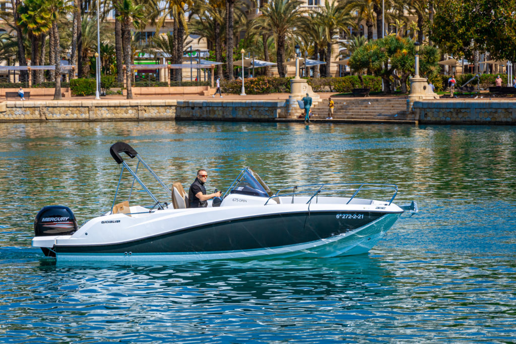 Rent a boat Alicante QUICKSILVER ACTIV 675 OPEN - 2021