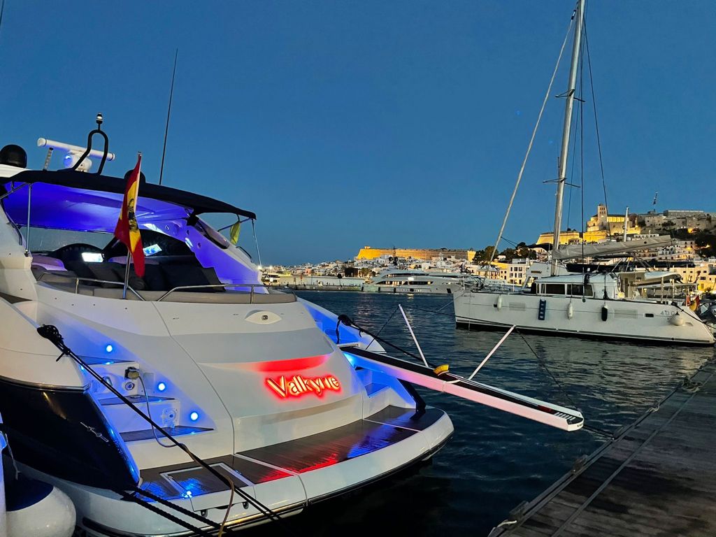 Valkyrie charter alicante, location yacht alicante