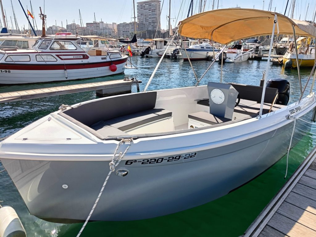 Rent a boat Alicante MARETI 585 OPEN - 2022
