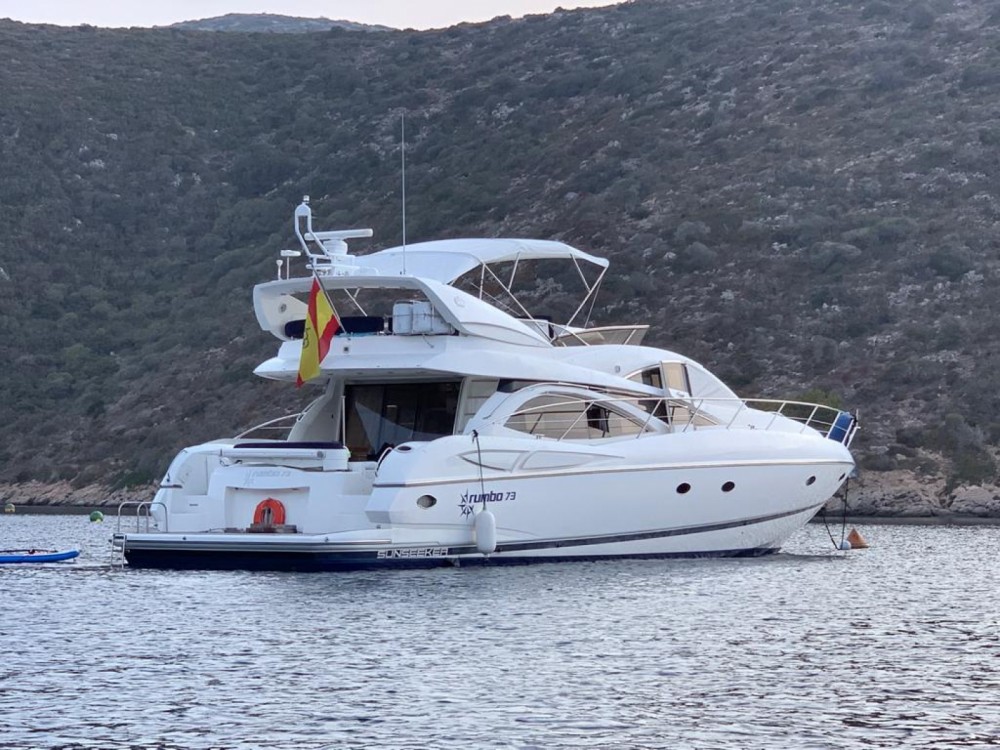 Rent a boat Alicante Sunseeker Manhattan 68 - 2002
