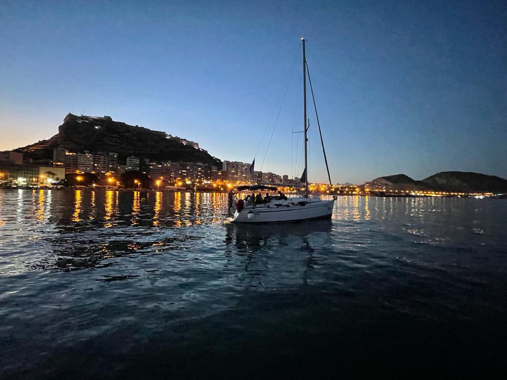 Starting Alquiler velero alicante