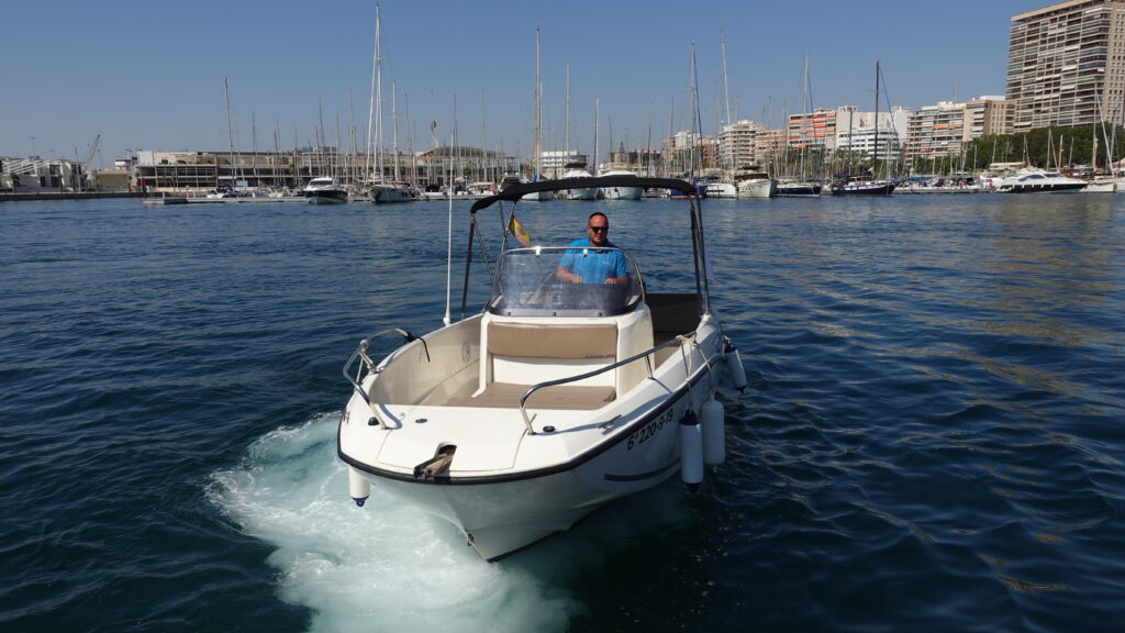 Alquiler de barcos Alicante QUICKSILVER ACTIV 605 OPEN - 2018