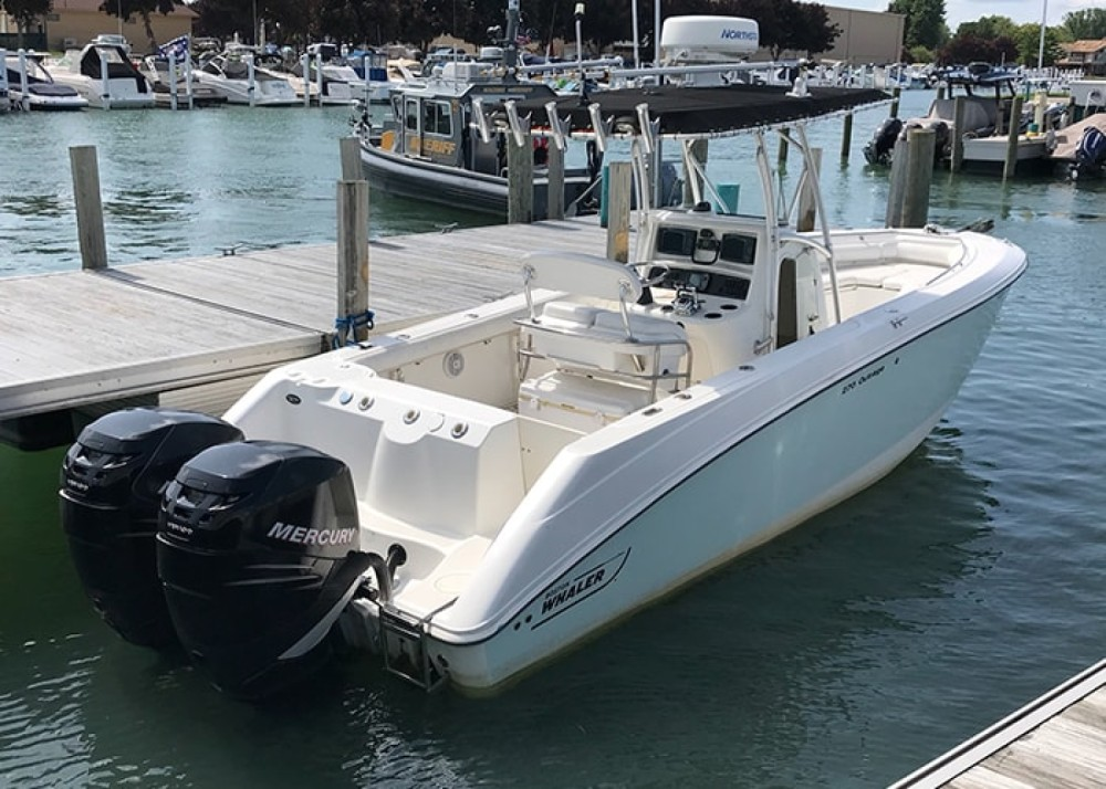 Location bateau Alicante BOSTON WHALER 270 OUTRAGE - 2006